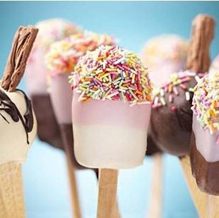 冰淇淋加盟哪個好？從門店到冰淇淋車，日賺萬元是否可能？